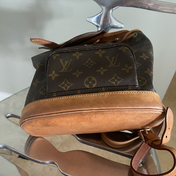 LOUIS VUITTON BACKPACK - Picture 7 of 11